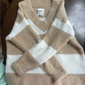 Aerie Tan and Cream V-Neck Sweater